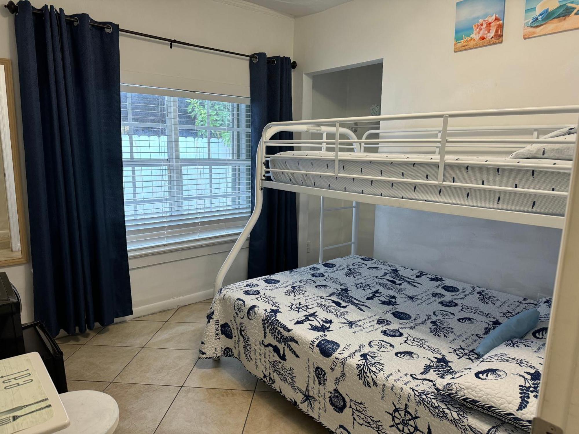 B5 Best Value On Private Bedroom With Private Bathroom In Little Havana, Miami Exterior photo