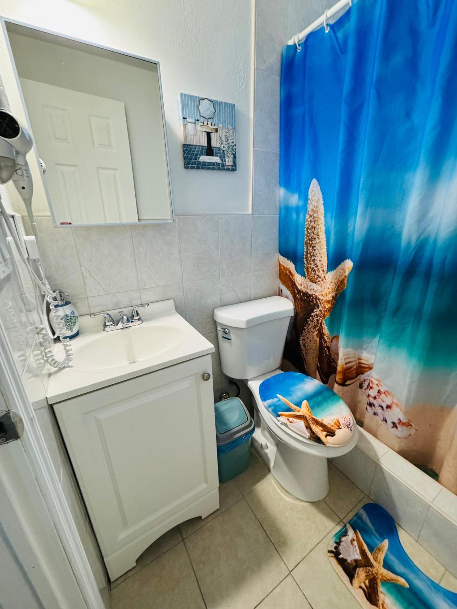 B5 Best Value On Private Bedroom With Private Bathroom In Little Havana, Miami Exterior photo